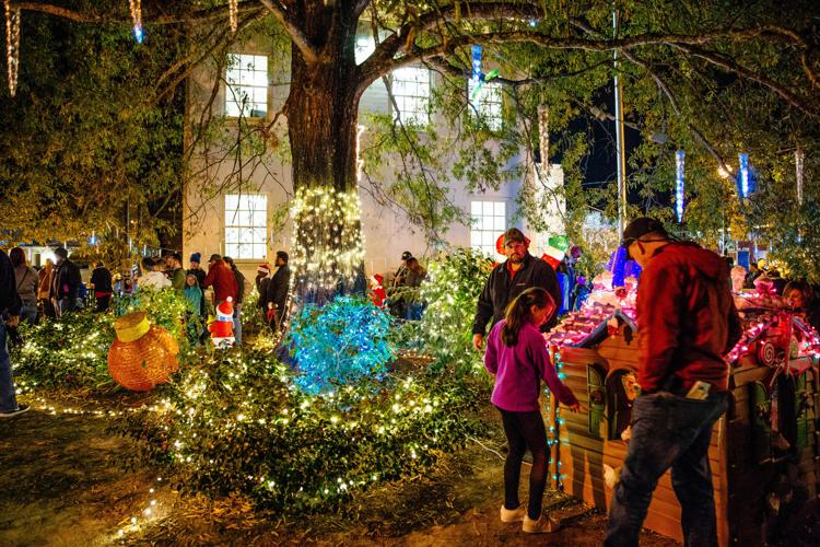 Denham Springs rings in holiday season Livingston/Tangipahoa