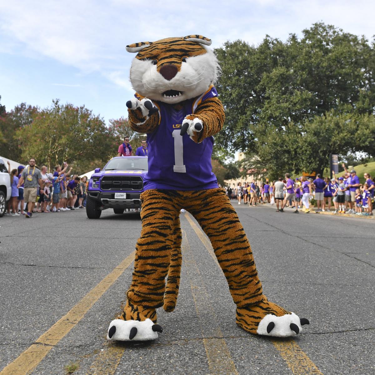 BR.lsunwstatemain.091519 HS 413.JPG