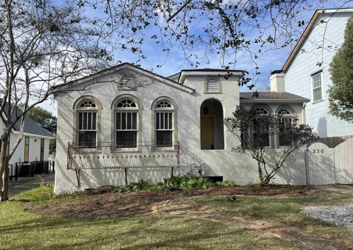 320 S Acadian, exterior.png