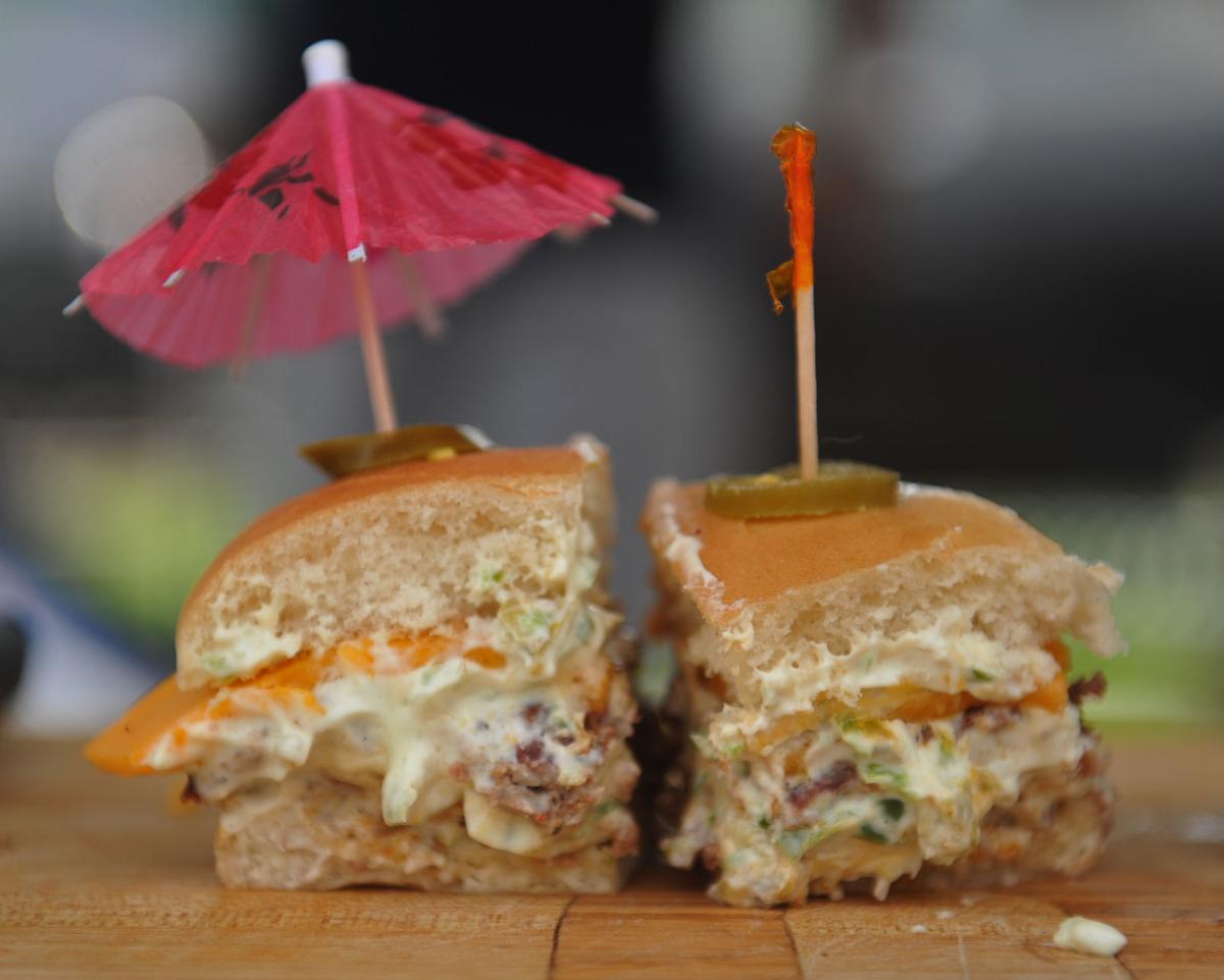 ACA.burgercookoff007.042117.jpg