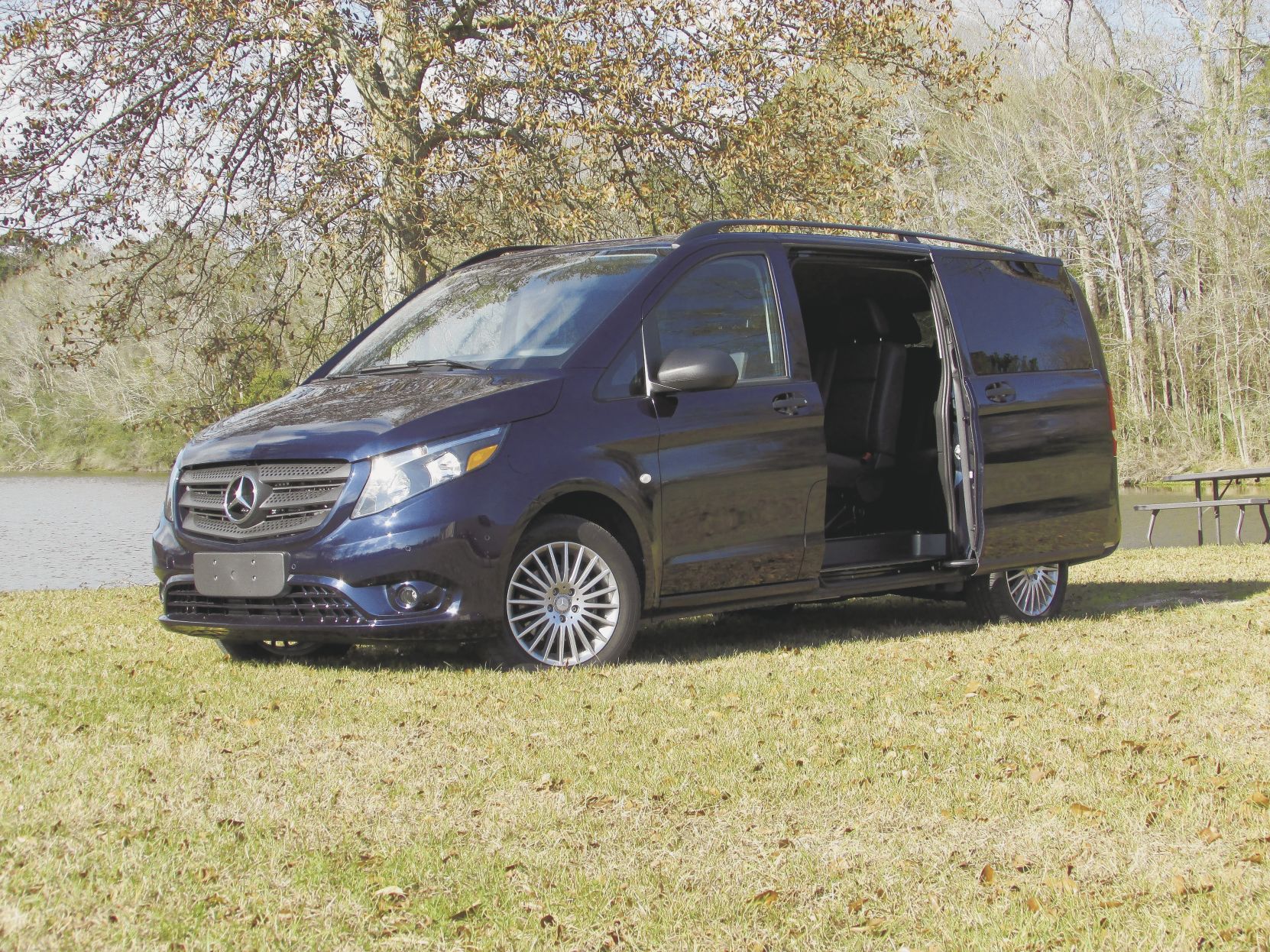 2017 mercedes metris passenger hot sale van