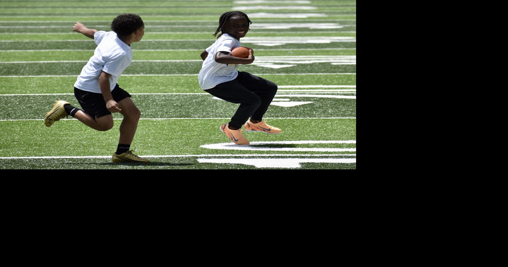 Trey'Dez Green football camp running back drill