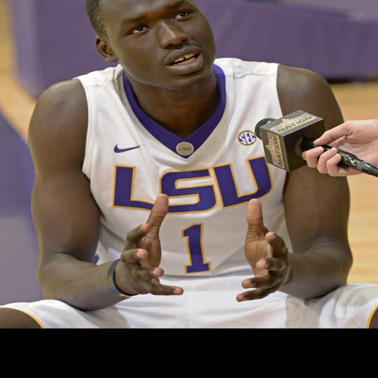 A Better Opportunity Lsu S Duop Reath Emerges From War Torn