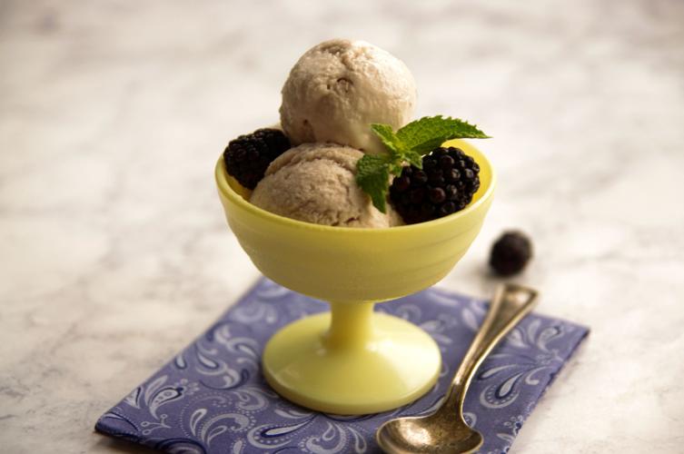 BlackberryIceCream2.JPG