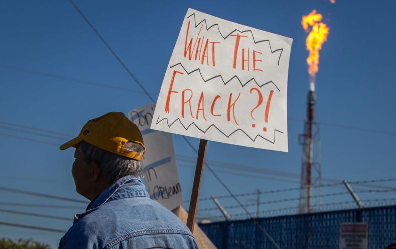 no.entergyprotest030.030418