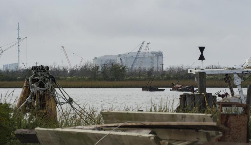 BR.lakechaslng.009.adv