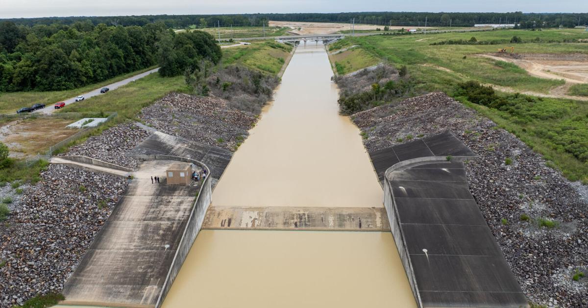 Um Überschwemmungen in Baton Rouge einzudämmen, wird ein ganz neuer Fluss ...
