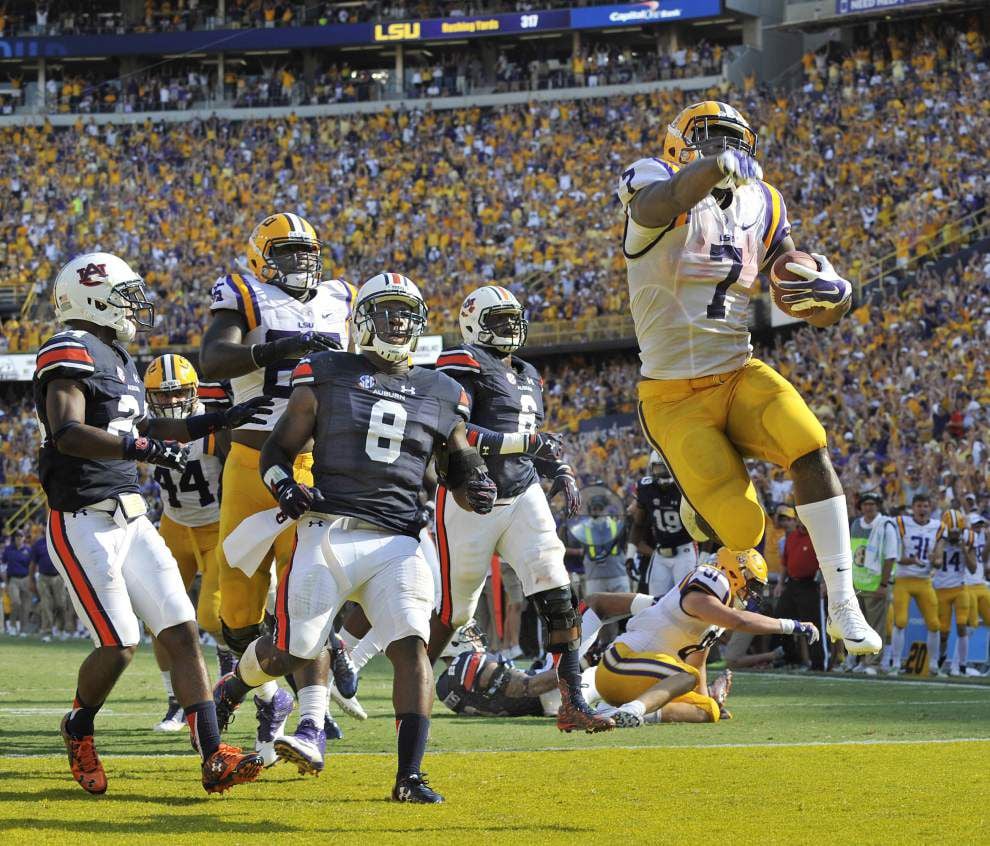 Photos: LSU running back Leonard Fournette runs for the Heisman Trophy _lowres