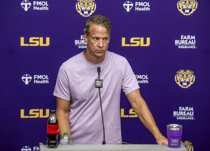 NO.lsufall.081126_409 MJ.JPG