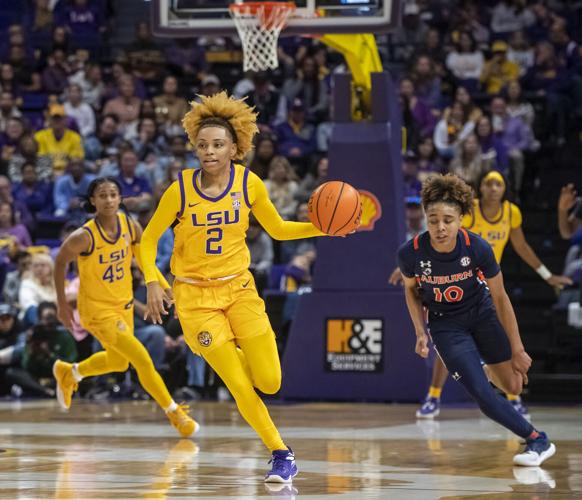 Must be the hair LSU 3point shooter Jasmine Carson elevating her