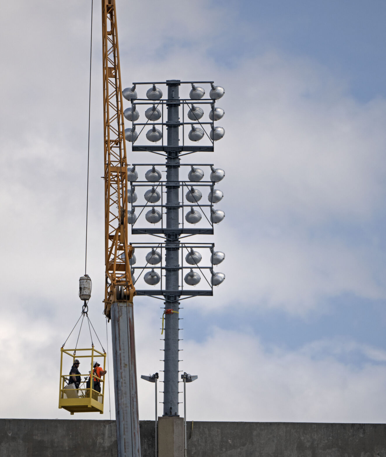 Photos: Replacing The Lights At Tiger Stadium | Baton Rouge |  theadvocate.com, image size:1323x1567
