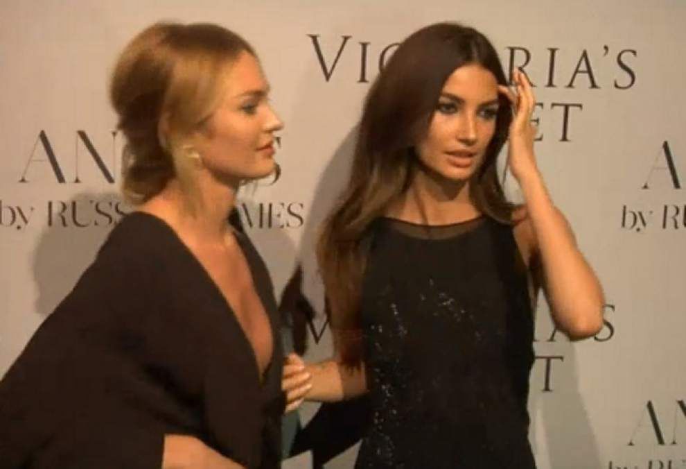 Victoria’s Secret Angels fly into New York _lowres