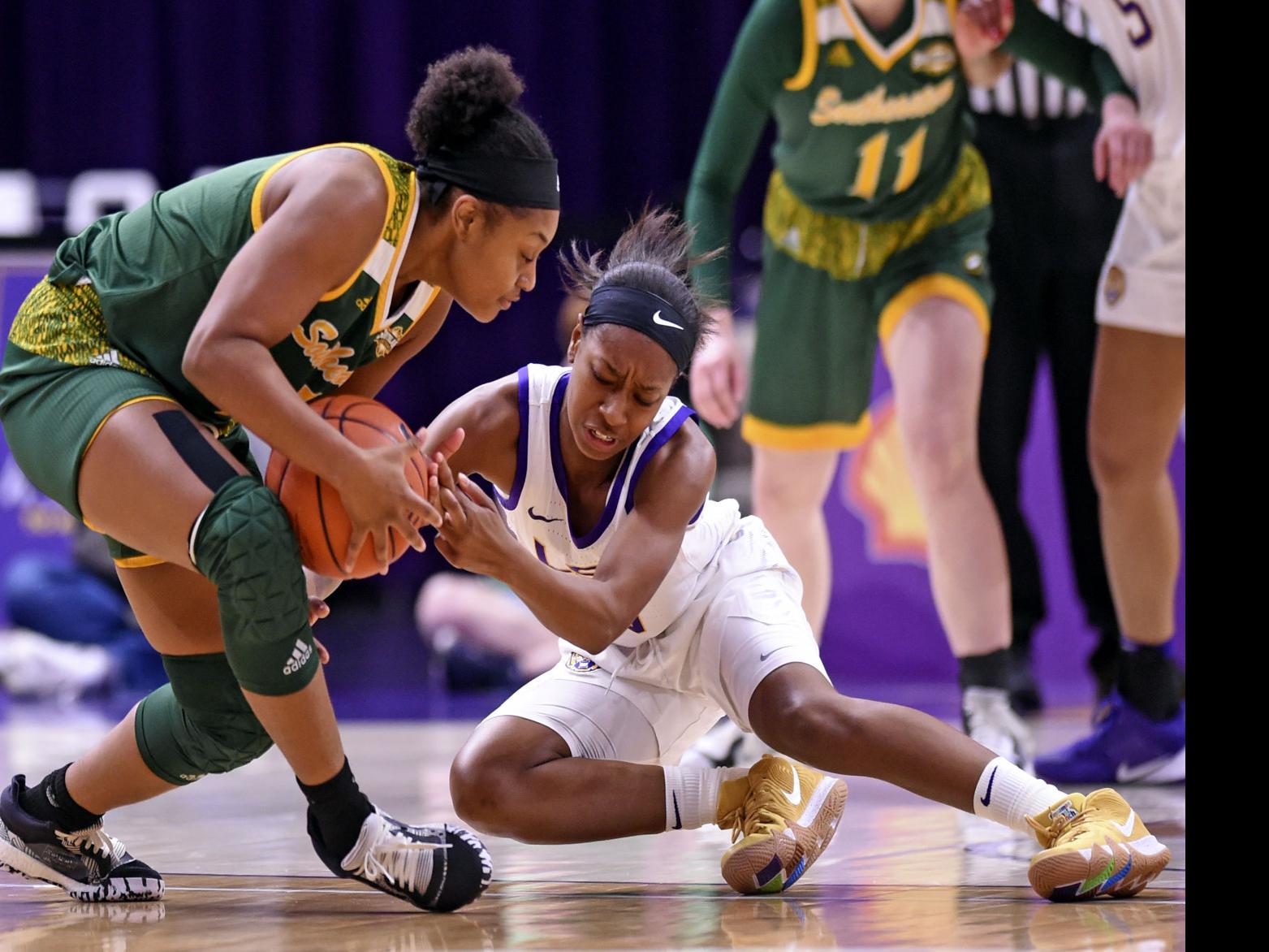 Khayla Pointer Still Distributing The Ball For Lsu Women But Also