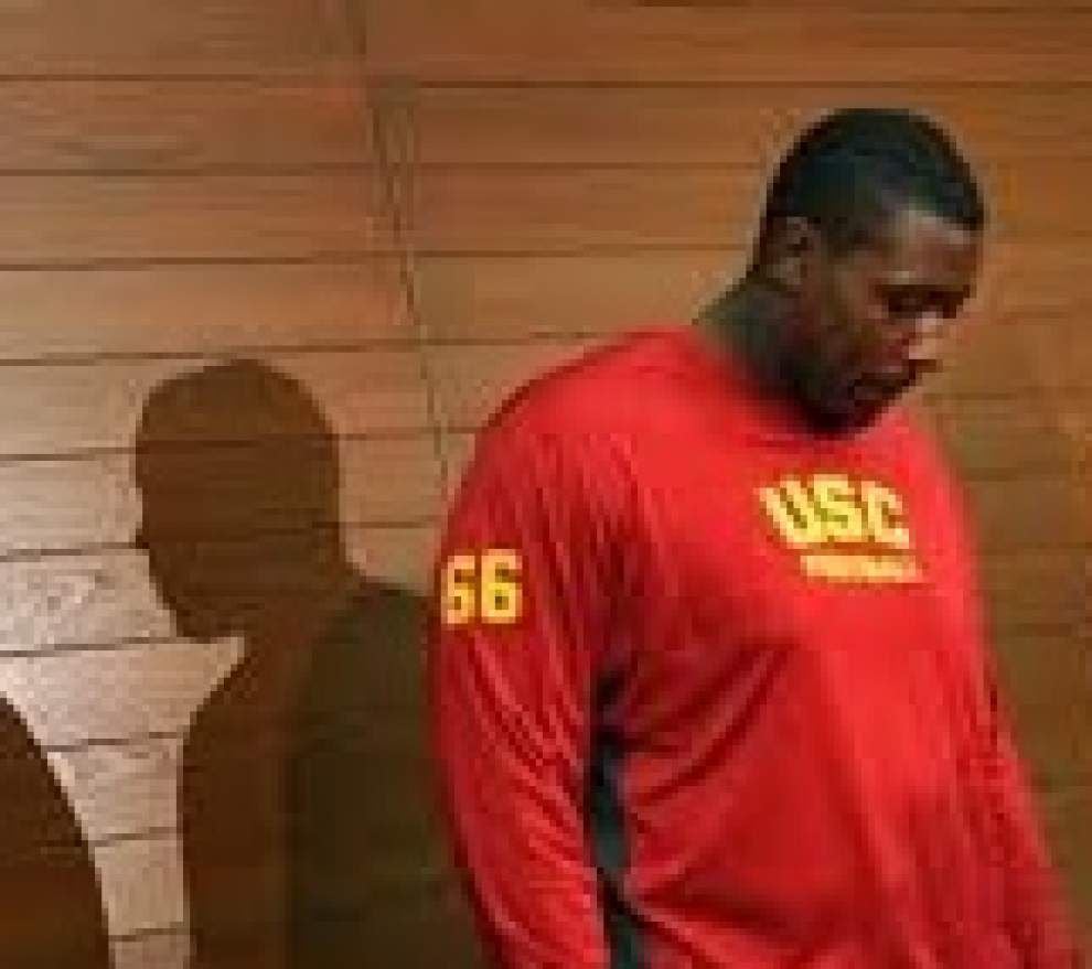 Report: USC center Martin visited Saints _lowres