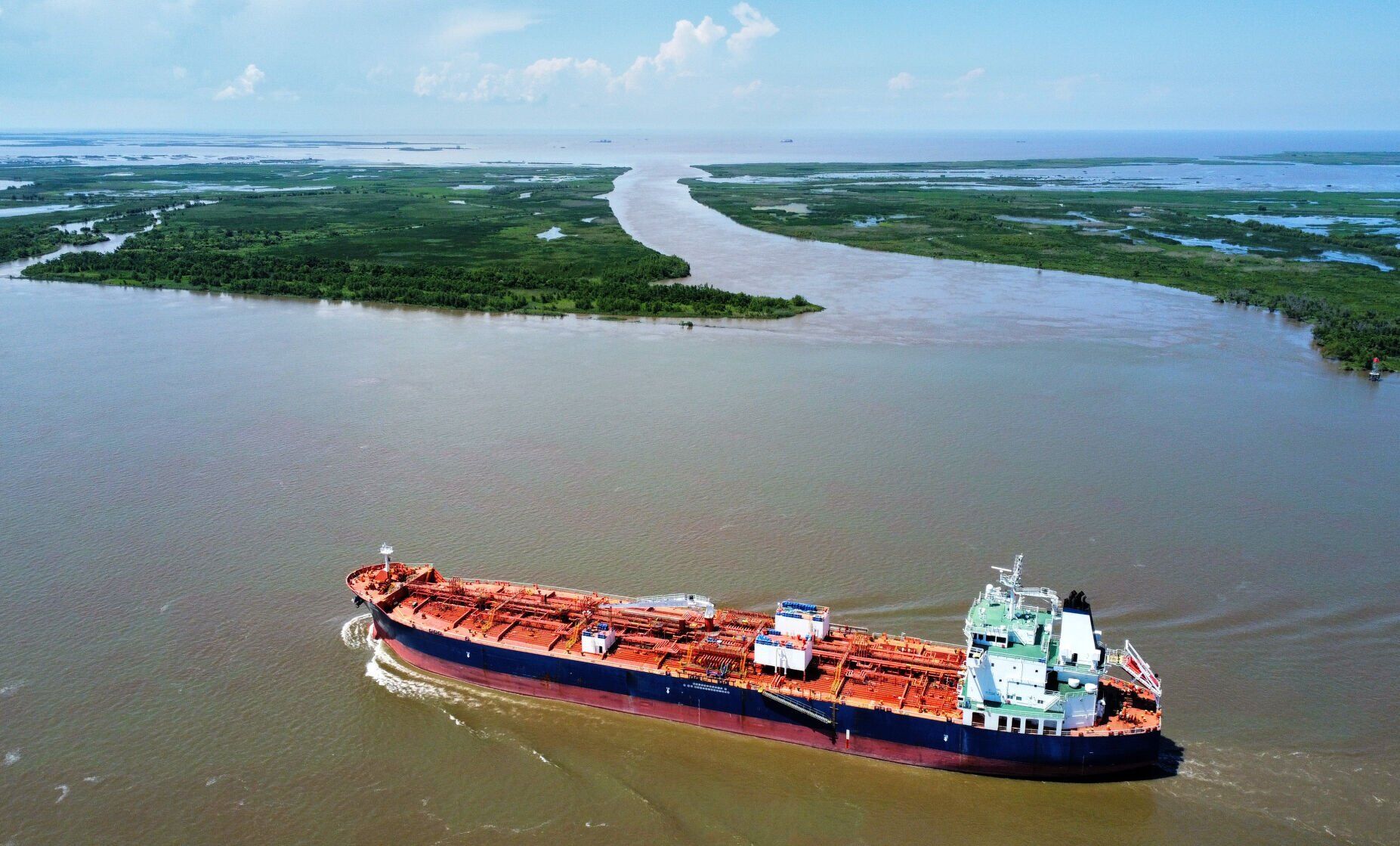 How to deal with breaks in lower Mississippi River banks? | Environment ...