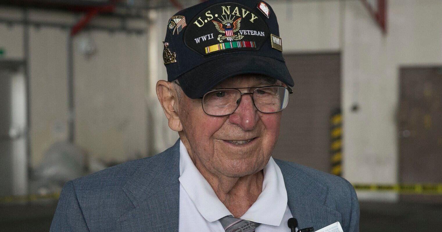 WWII vet dies en route to D-Day ceremony in Europe | News - Vimarsana News