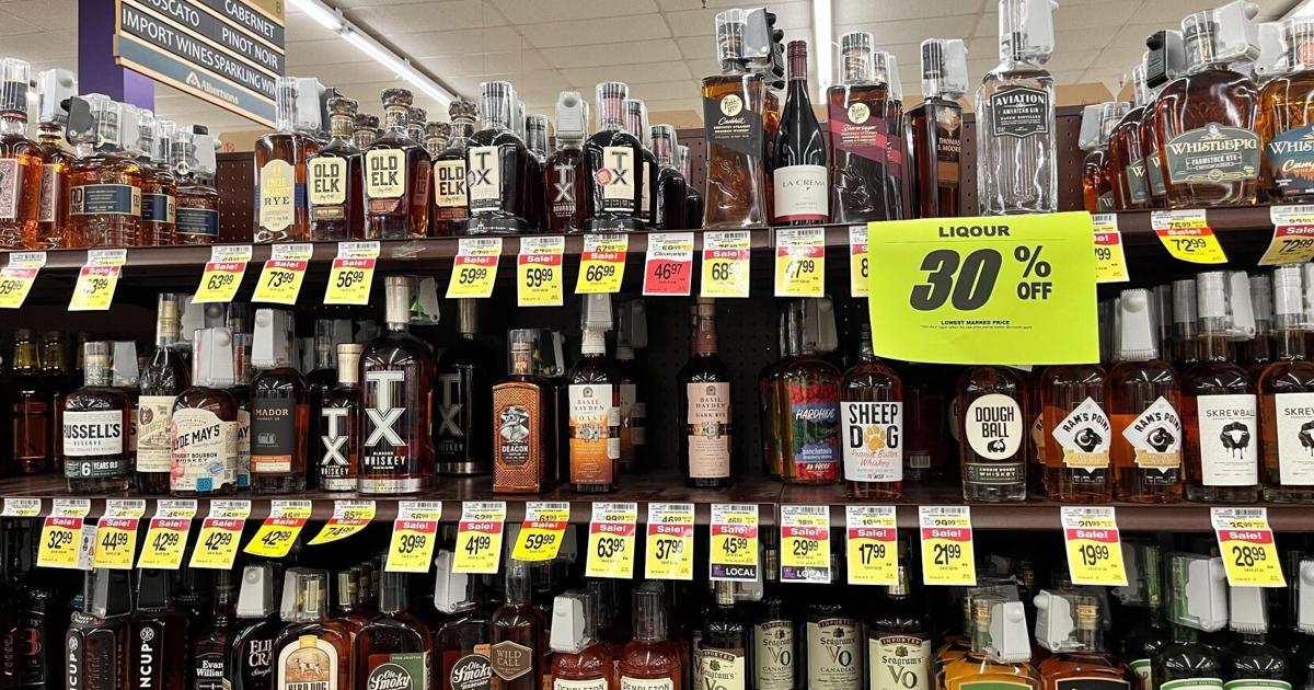 Everything is on sale at this closing Albertsons in Baton Rouge. Here's when it shuts for good.