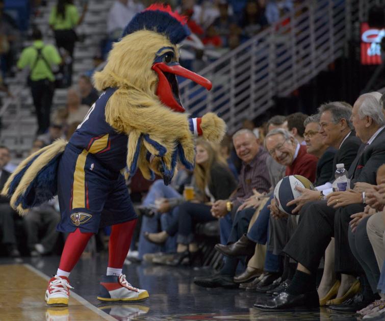 pelicans mardi gras mascot