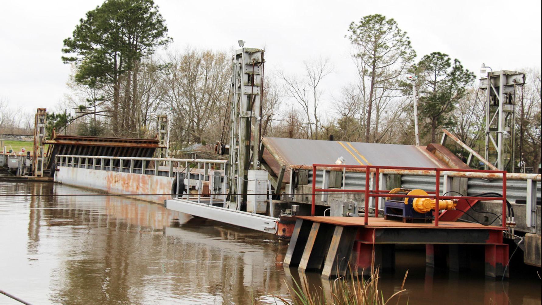 Southbound La 75 Near Bayou Sorrel Pontoon Bridge Closed Due To Flooding Westside Theadvocate Com