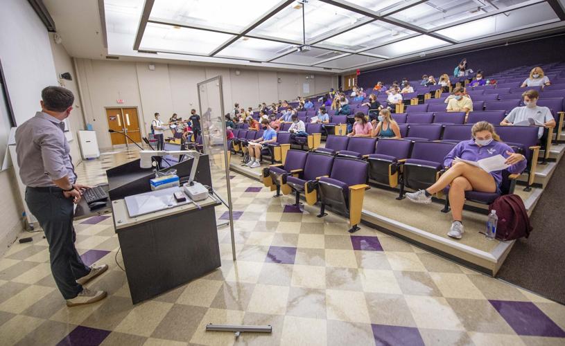 Lsu Class Returning to class despite COVID, wary but elated LSU students try to ...