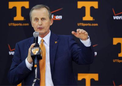 Tennessee Makes It Official Hires Ex Texas Coach Rick Barnes