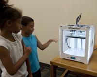 Lafayette Public Library Offers Patrons Use Of New Old Technologies In New Lab From A Sewing Machine To A 3 D Printer News Theadvocate Com