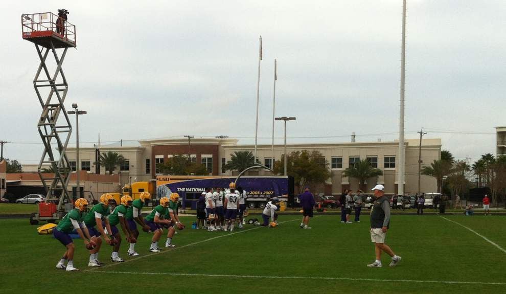 LSU gets settled at bowl practices in Tampa _lowres