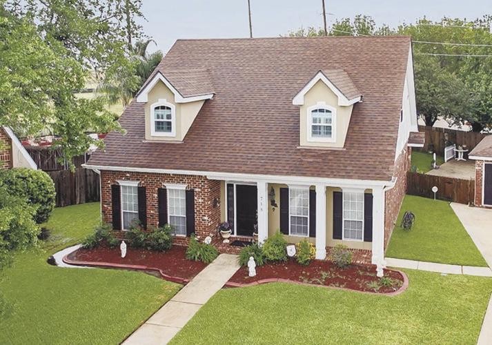 718 Carmenere Dr. in Chateau Estates Lakefront in Kenner Real Estate