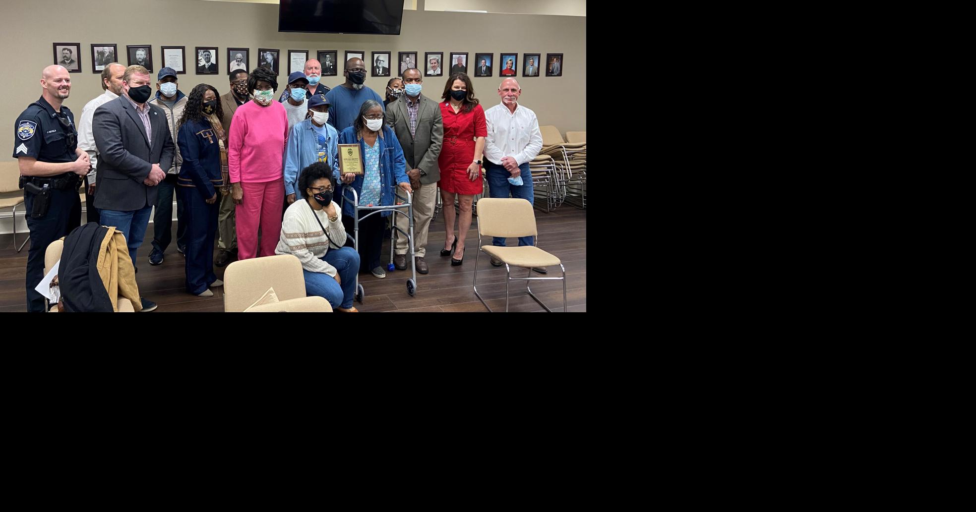 City Council delay action on approving Zachary Farms after complaints