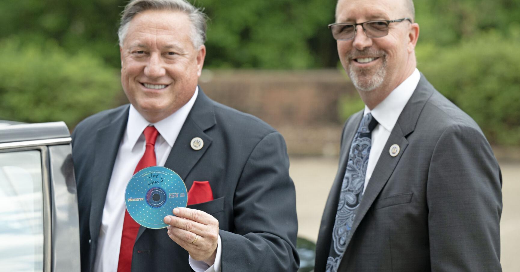 State Reps. Joe Marino and Joe Stagni love to crack wise | State Politics - Vimarsana News