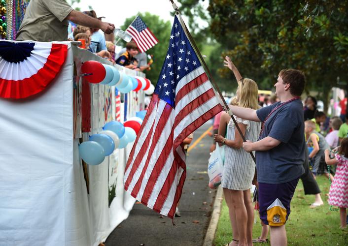 Kenilworth celebrates with Fourth with 44th annual parade Mid City