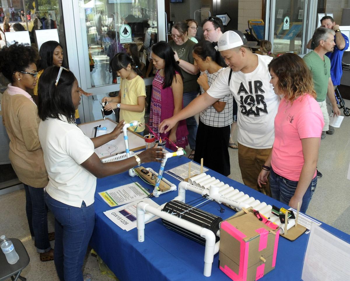 008BR.minimakerfaire.100916.jpg