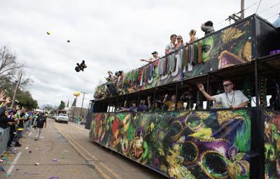 ACA.lafparades.adv.822.jpg