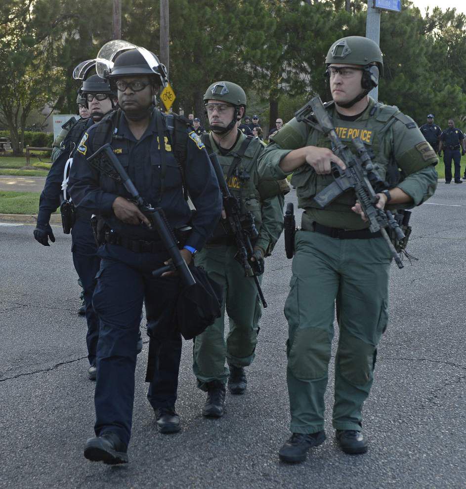 Critics question use of military-style equipment by police during Baton Rouge protests _lowres