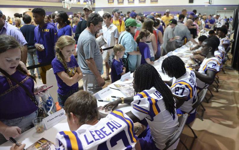 Photos Fans meet, greet LSU football staff, players News