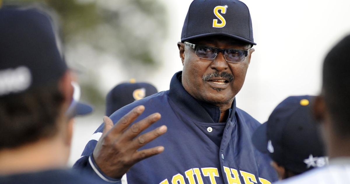 Der legendäre Baseballtrainer der Southern University, Roger Cador ...