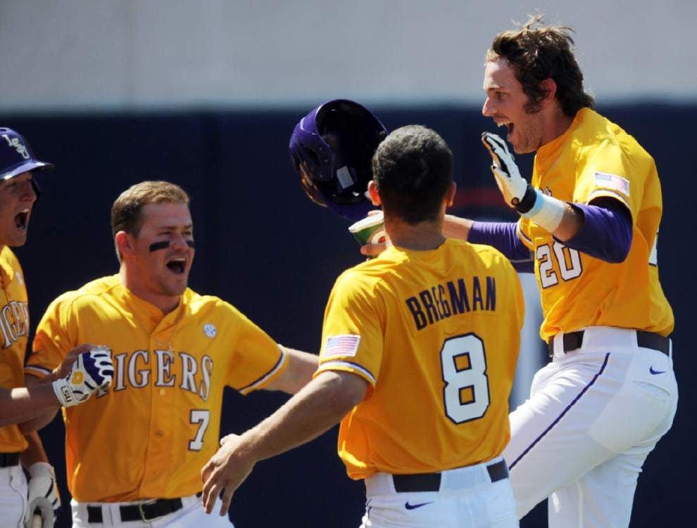 LSU continues to move up in the baseball polls _lowres