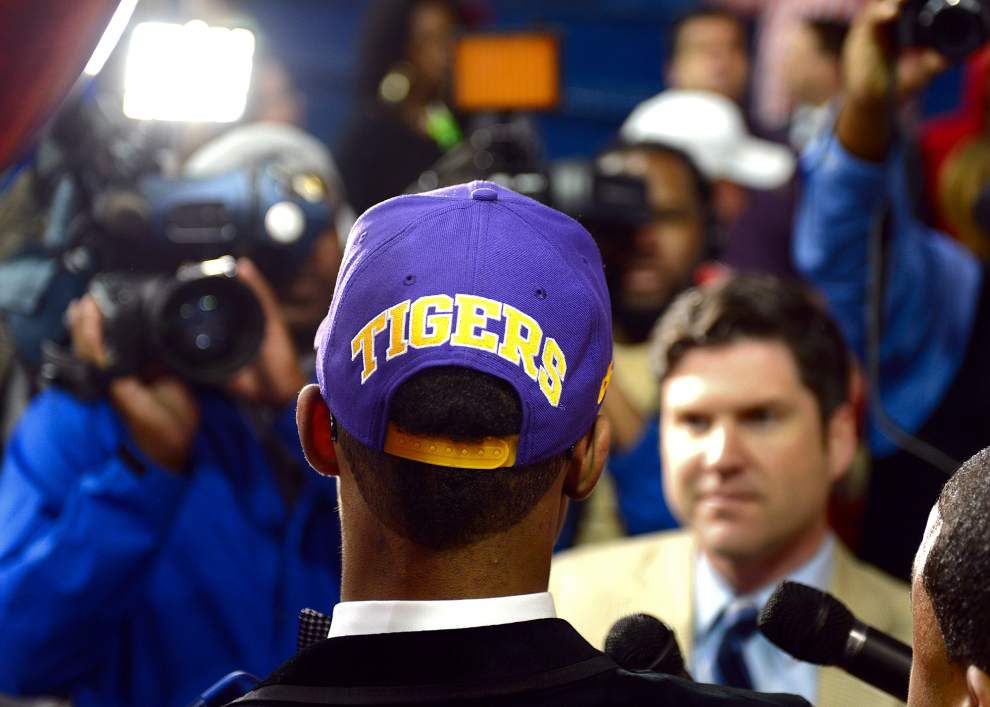 Video: College Football National Signing Day at John Curtis _lowres