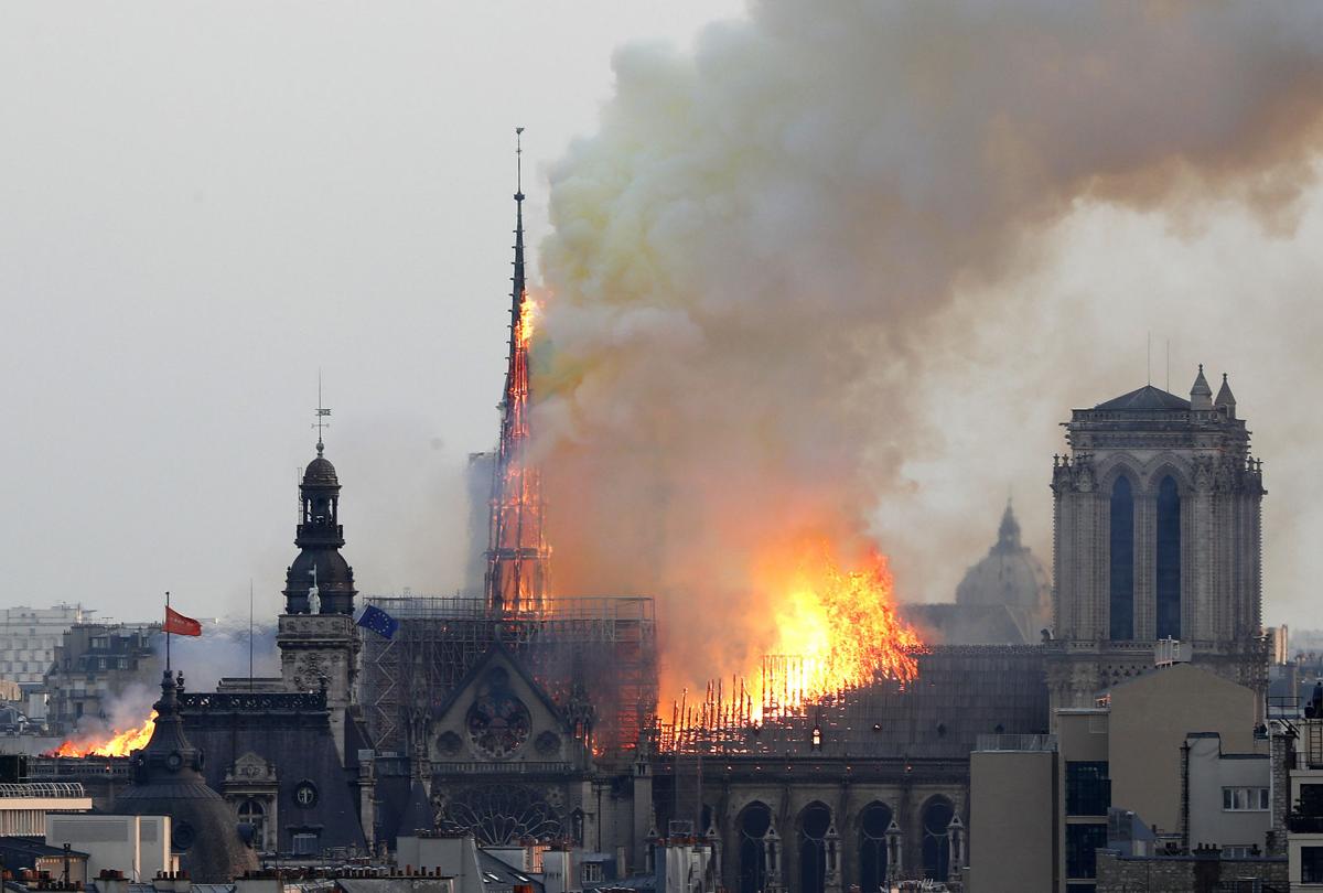 APTOPIX France Notre Dame Fire