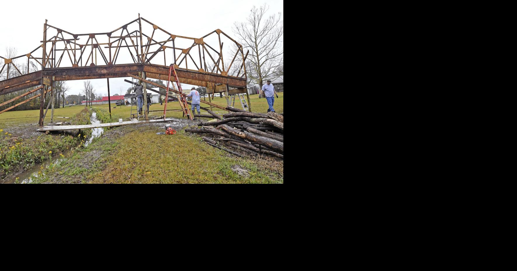 Photos: New Year's Eve Sunshine Bridge bonfire makings | Photos ...