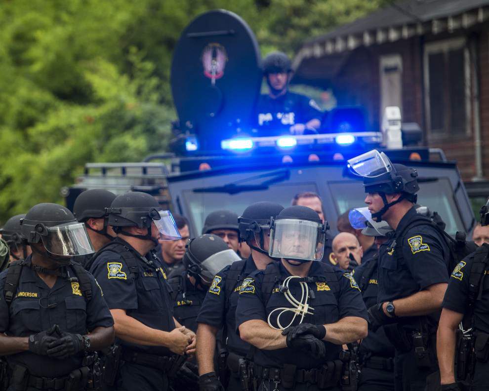 Critics question use of military-style equipment by police during Baton Rouge protests _lowres
