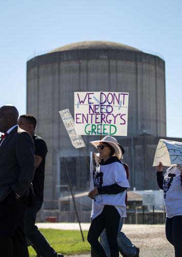 no.entergyprotest029.030418