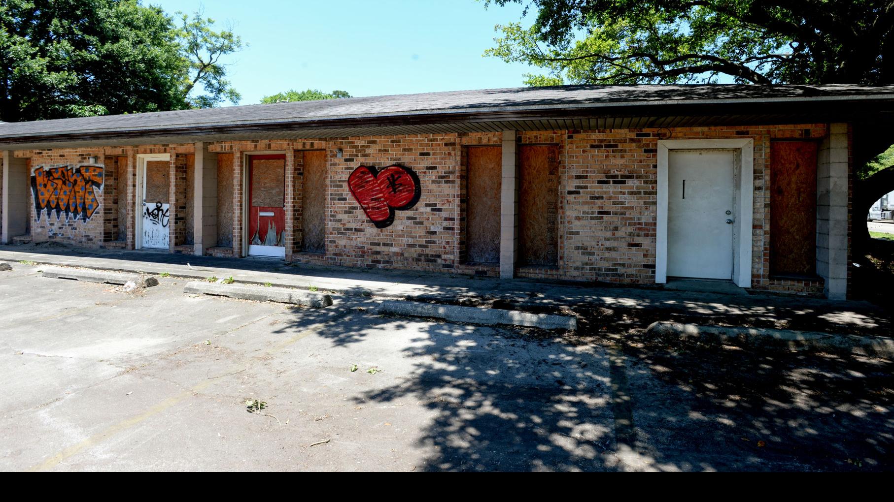 Abandoned Office Building On Evangeline Thruway Sold For 60 000 Business Theadvocate Com
