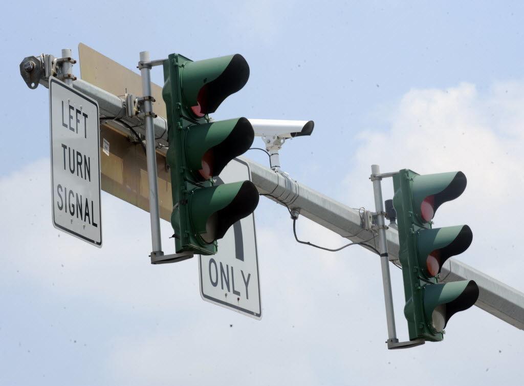 left turn red light camera