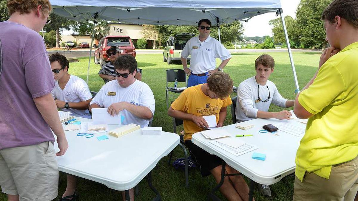 More Than 1 700 Join Lsu Sororities Fraternities Entertainment Life Theadvocate Com