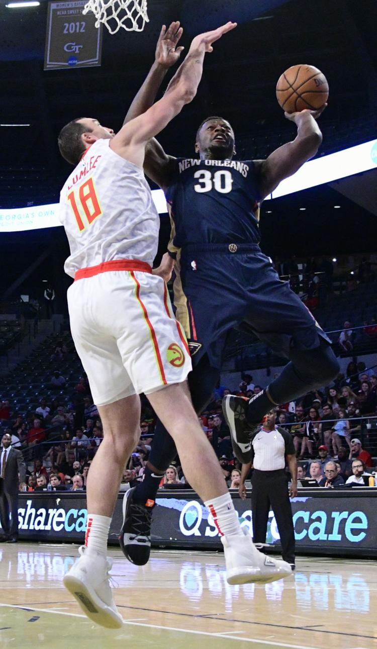 プレシーズンの試合でホークスに負け ランドルはケガを負った ピエ支部のとらんすれーしょん