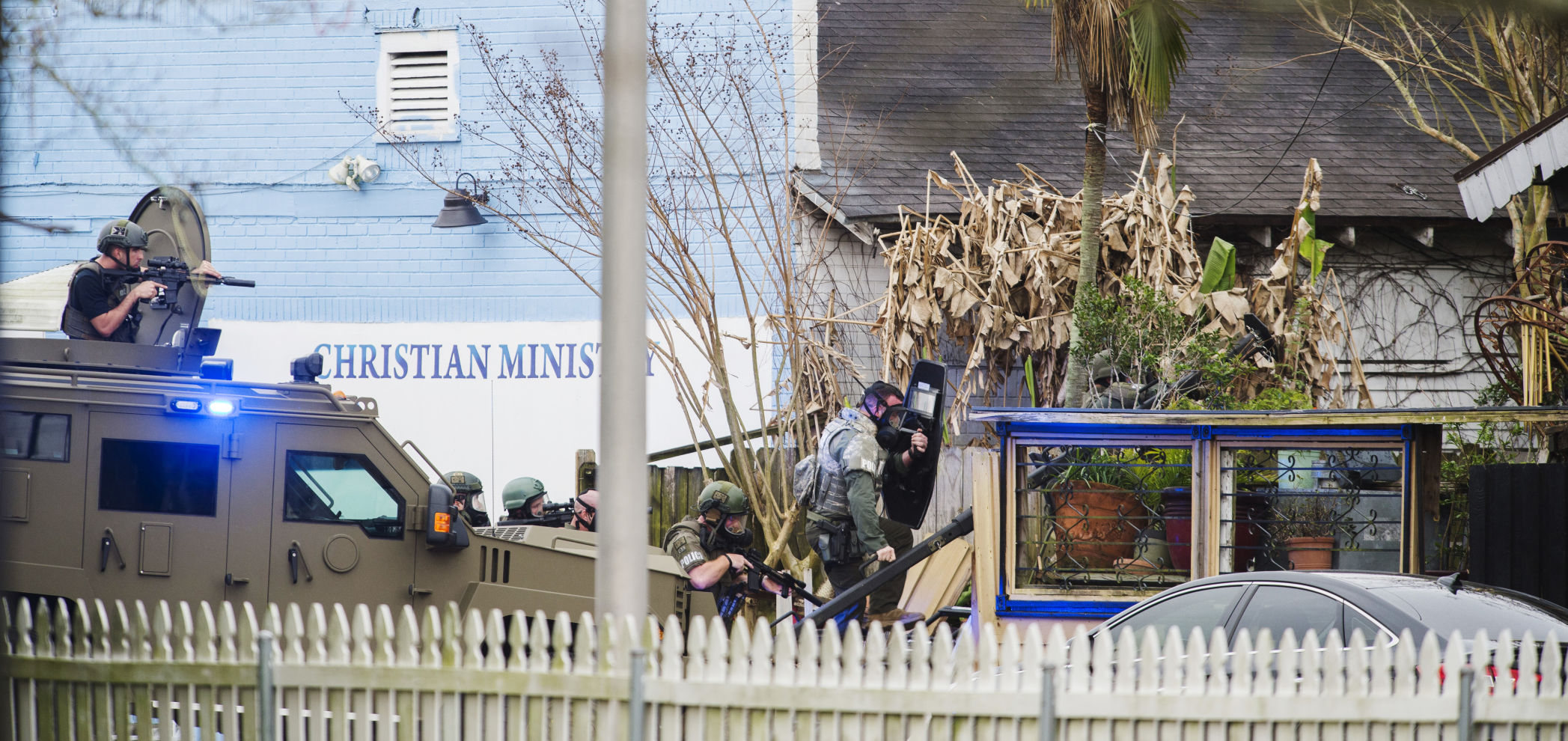 Shooting suspect discovered dead inside Jefferson Boulevard home after ...