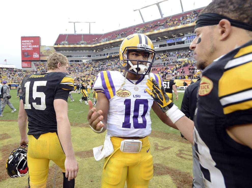 LSU football and baseball chat with Advocate sportswriter Ross Dellenger, Tuesday at 1 p.m. _lowres