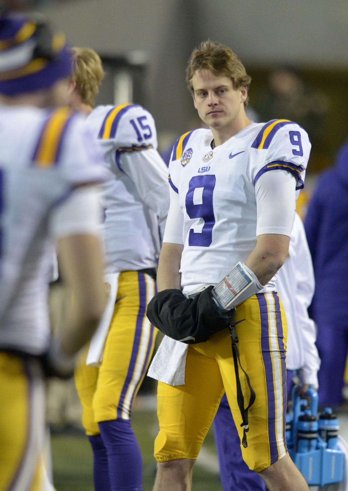 lsuarkansasfootball.111118_HS_1507