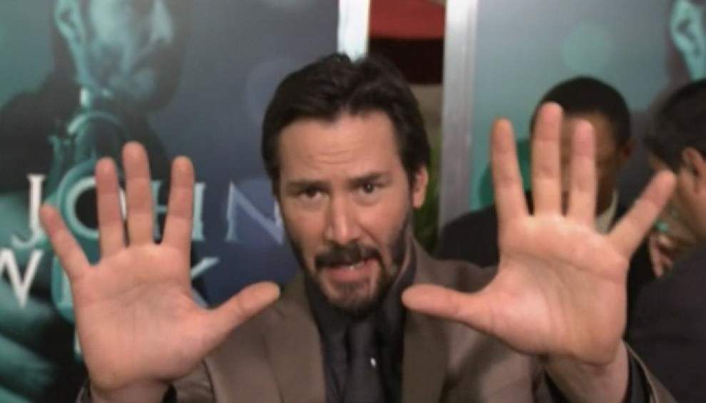 Keanu back in action _lowres